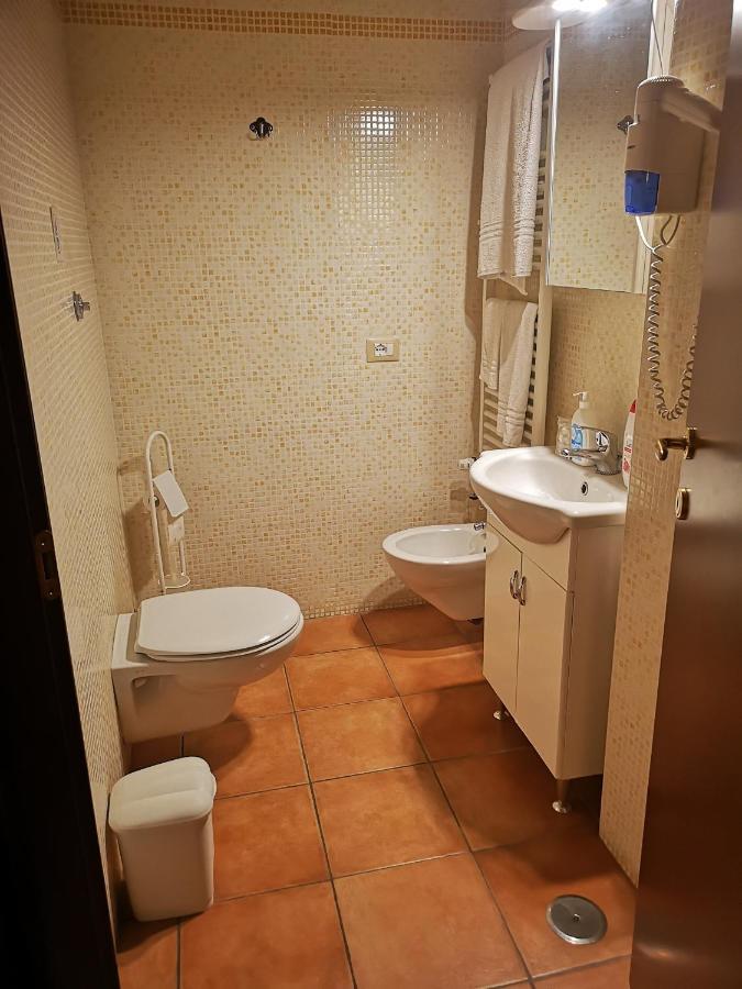 Double Room Bathroom