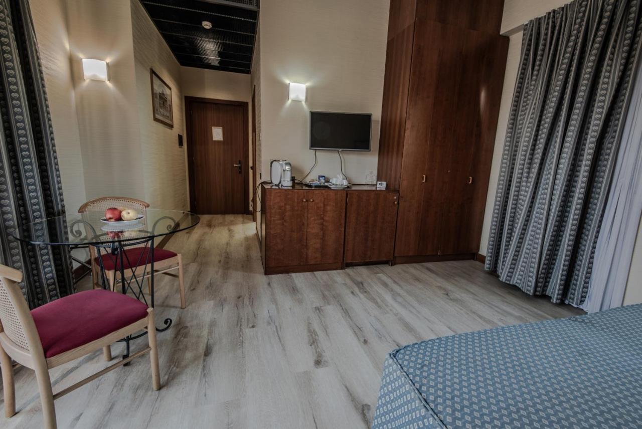 Standard Quadruple Room,1182060149:JPEG