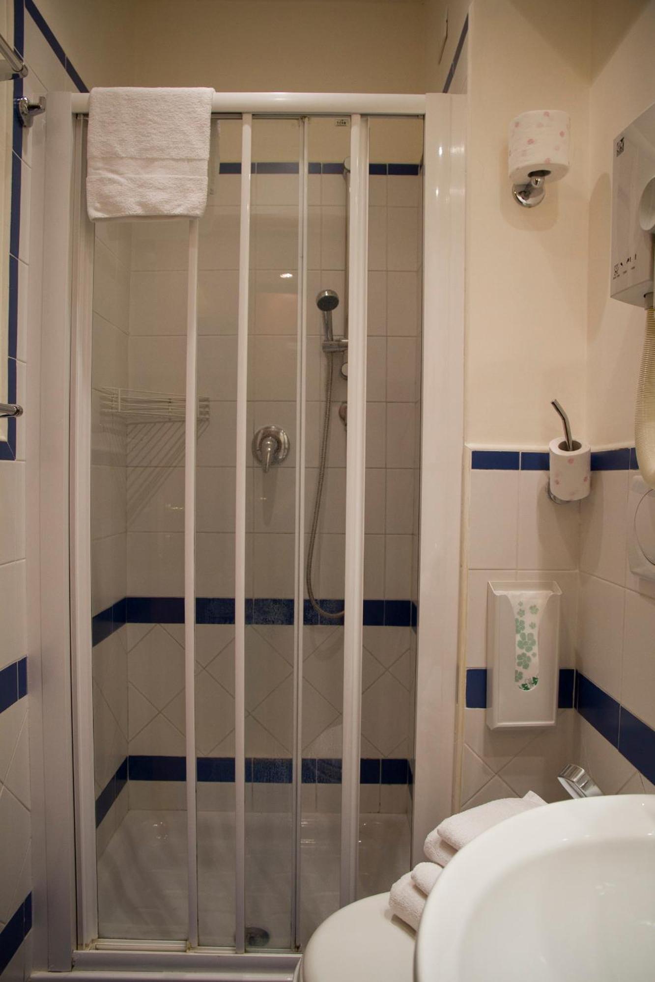 Quadruple Room,1216113709:JPEG