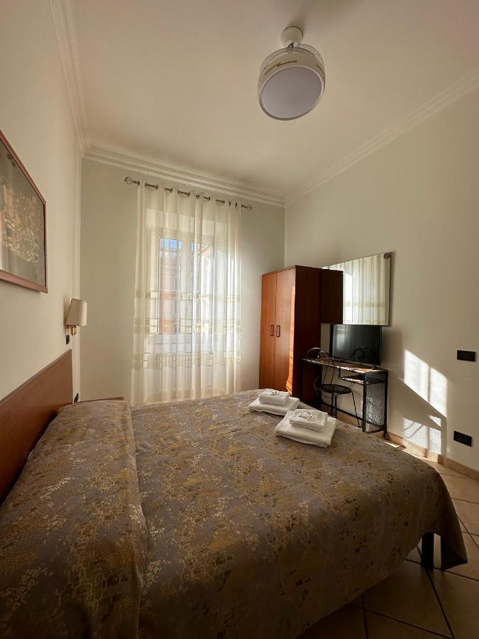 Standard Double Room with Shared Bathroom