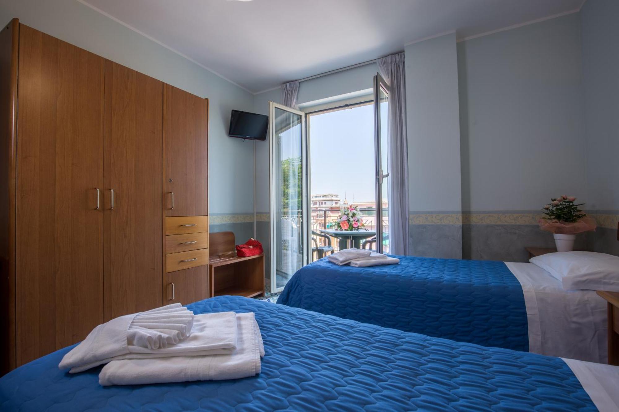 Twin Room,1742680914:JPEG