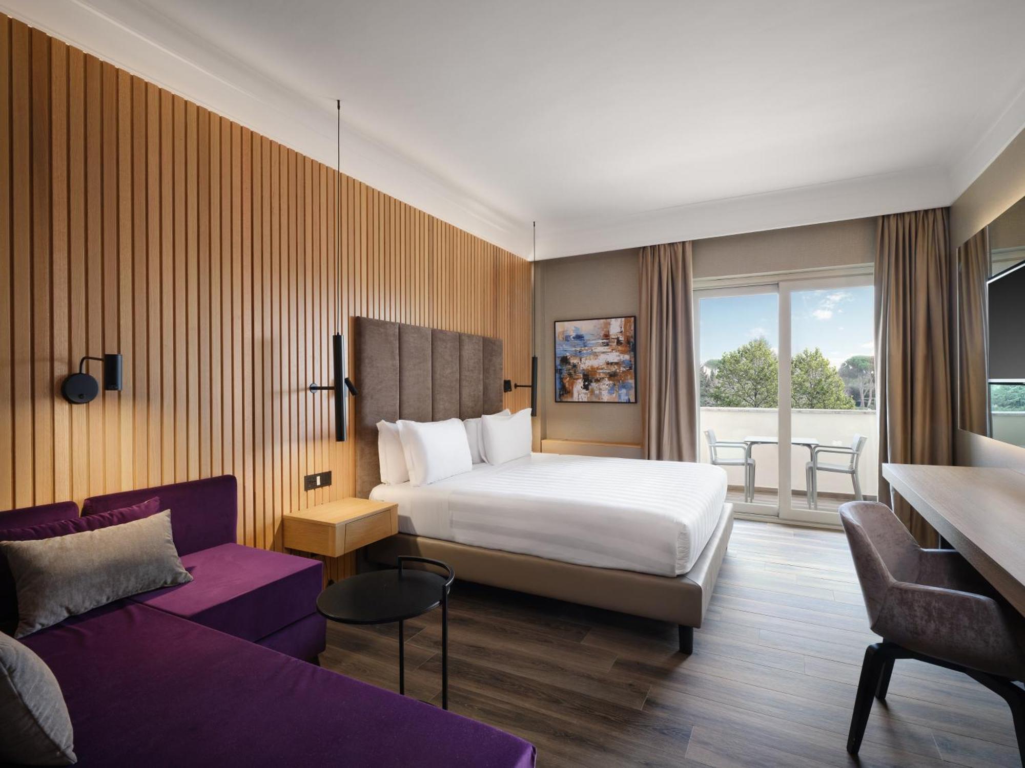 One-Bedroom King Suite,1679561313:JPEG