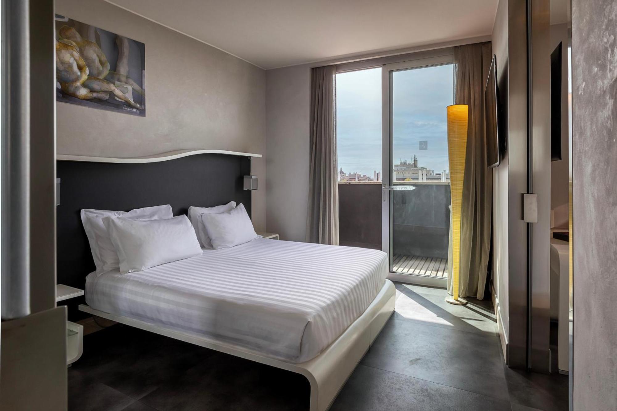 Junior King Suite with Terrace and City View