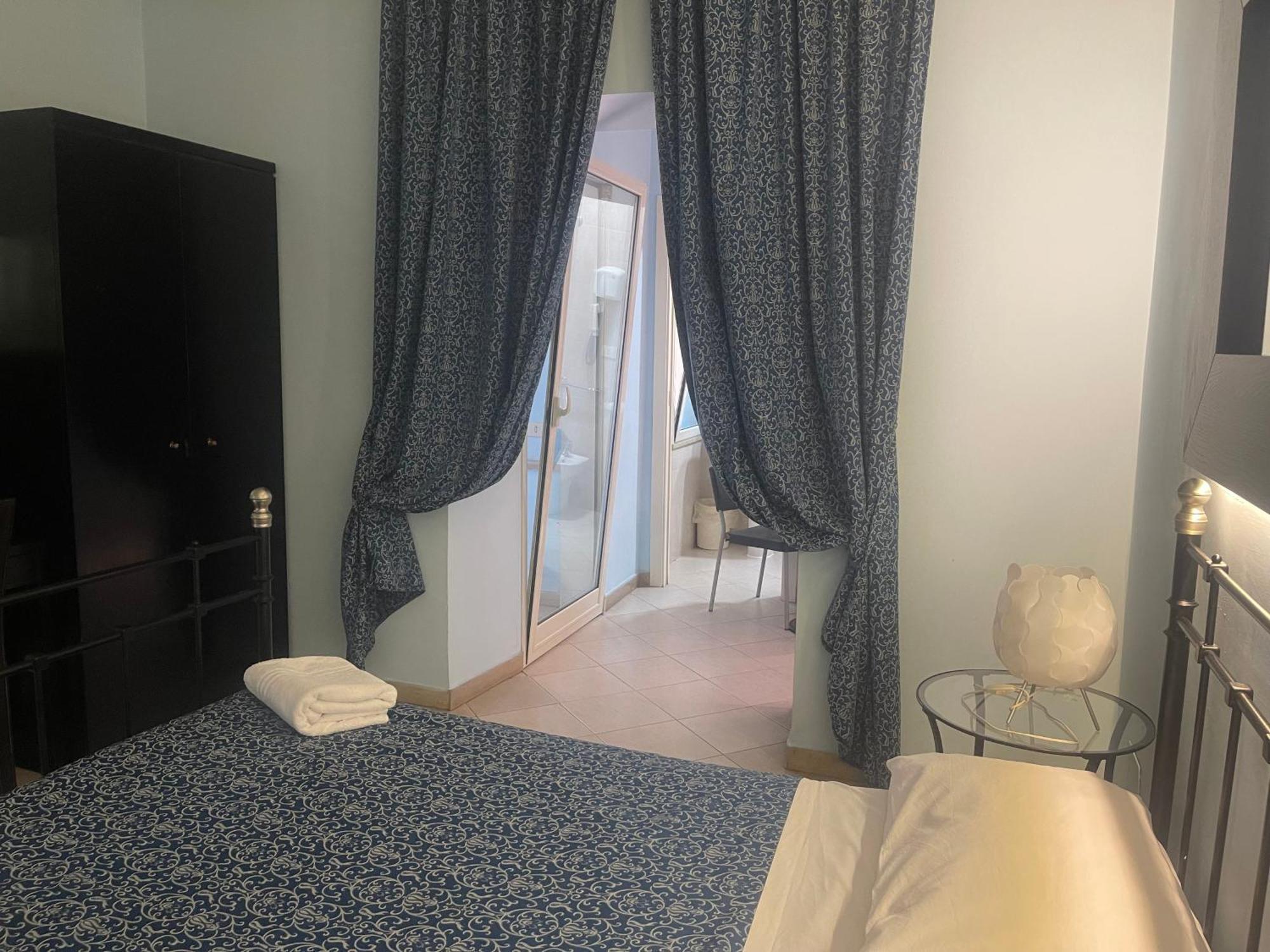 Queen Room with Garden View