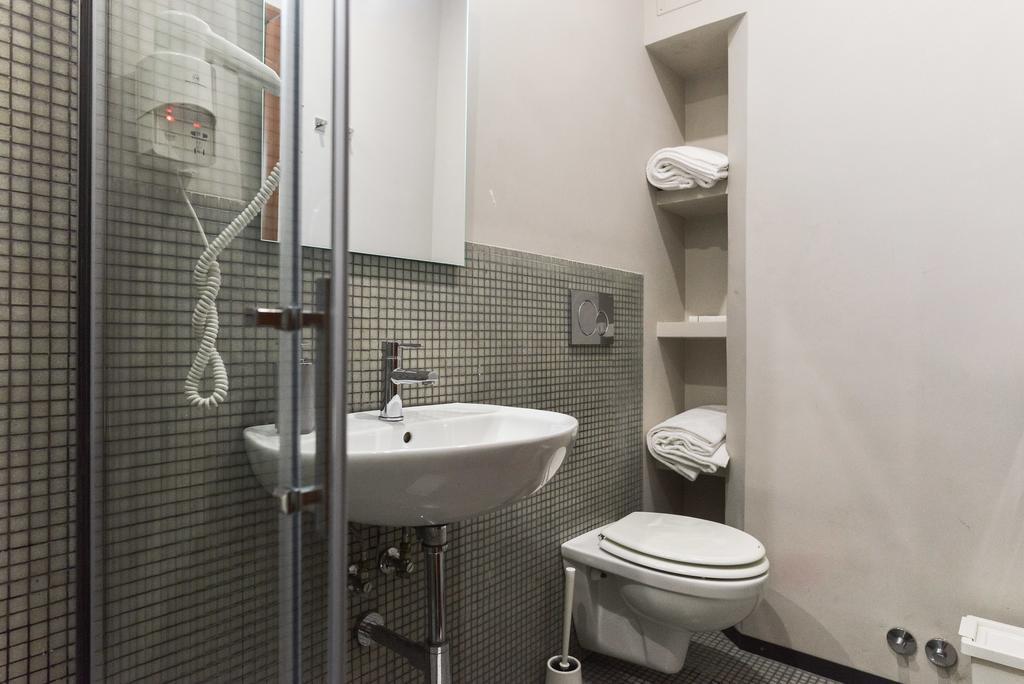Bed in 4-Bed Mixed Dormitory Room with En suite Bathroom