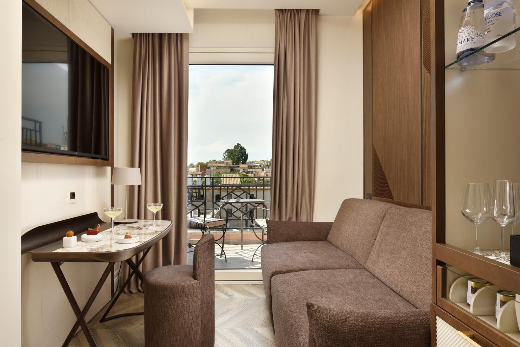 One Bedroom Suite Jacuzzi Balcony & Panoramic view,1770452325:JPEG