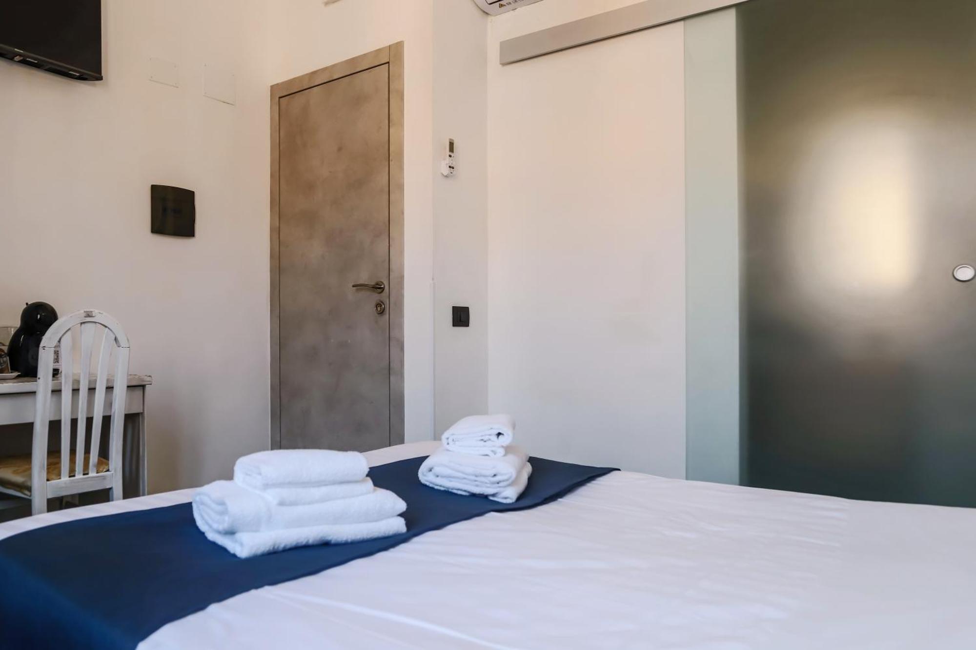 Double or Twin Room,1756880342:JPEG