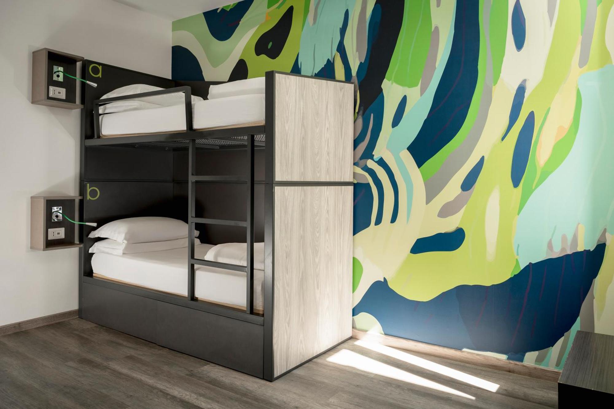Twin Room with Bunk Bed and Private Bathroom