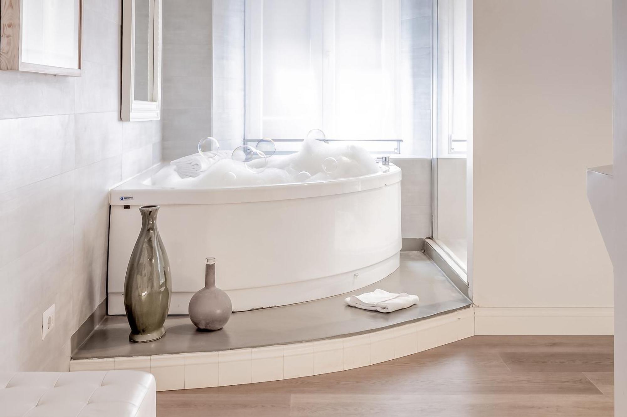 King Room Spa Bath