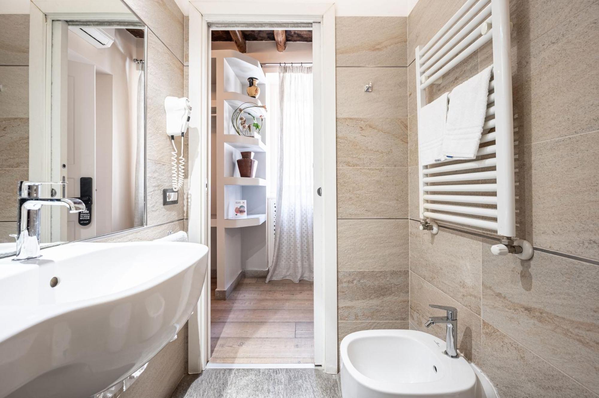 King Suite Spa Bath