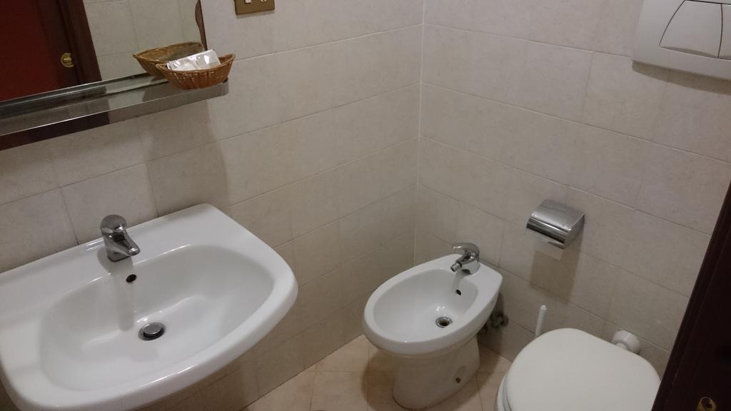Double or Twin Room with Bathroom