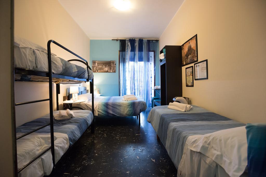 Economy Quadruple Room Private External Bathroom