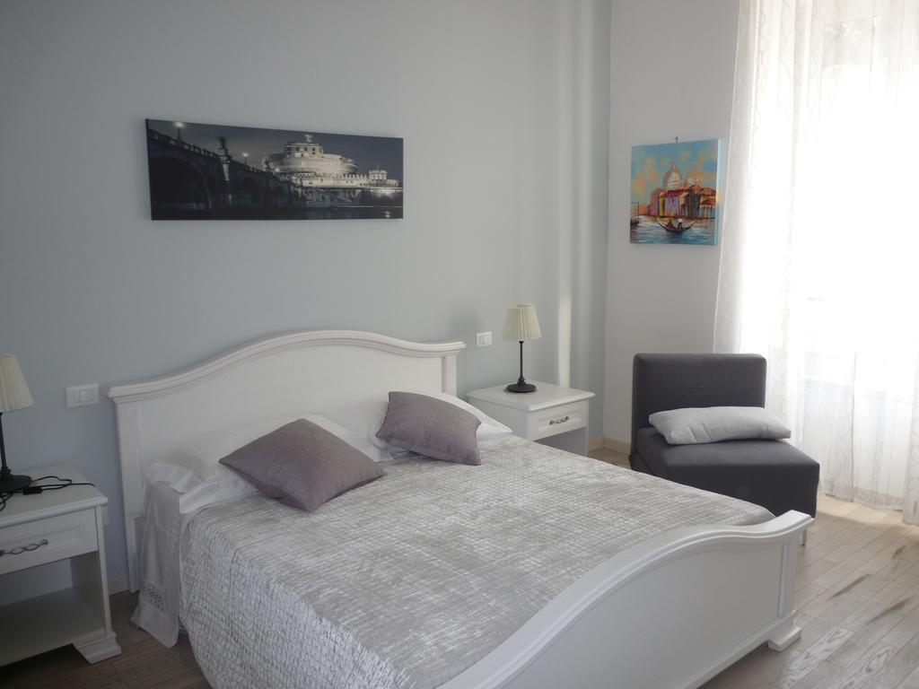 Deluxe Double or Twin Room with City View