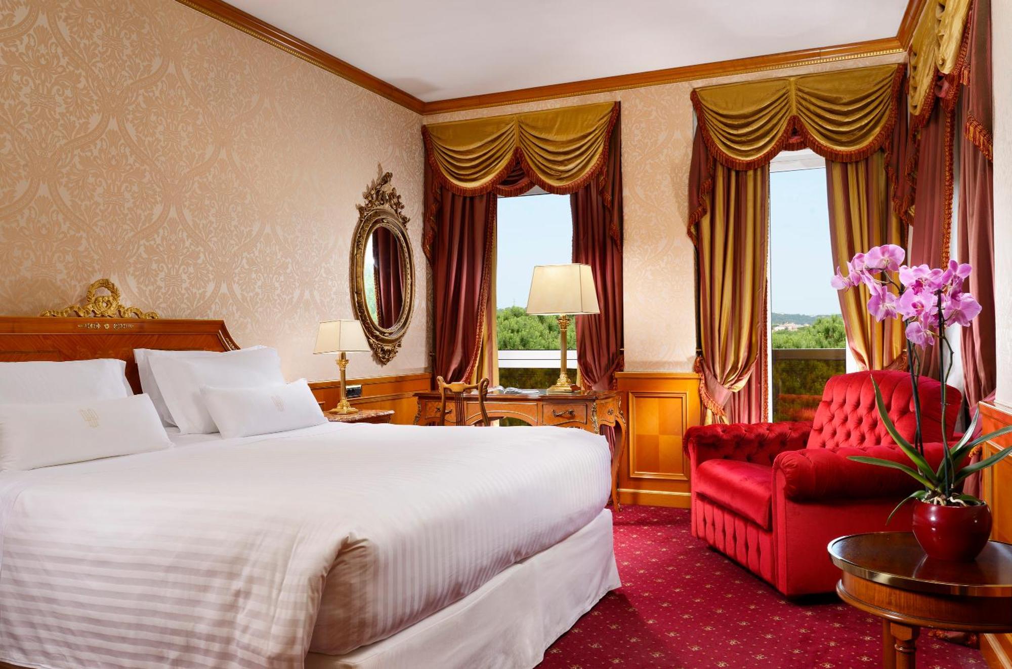 Deluxe Triple Room Balcony