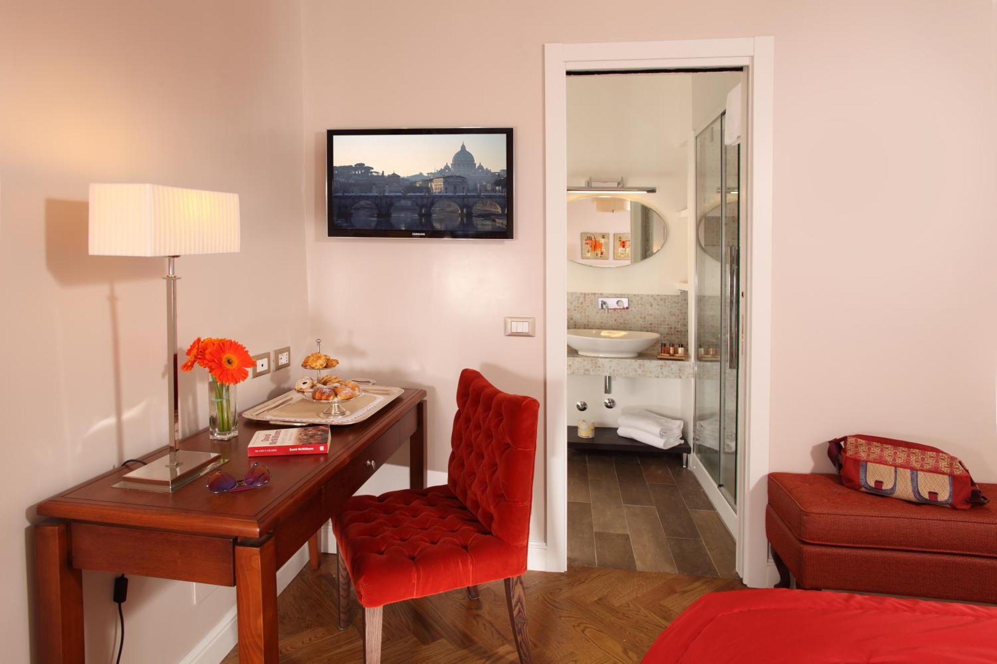 Double or Twin Room - Annex Building - Via del Corso 75