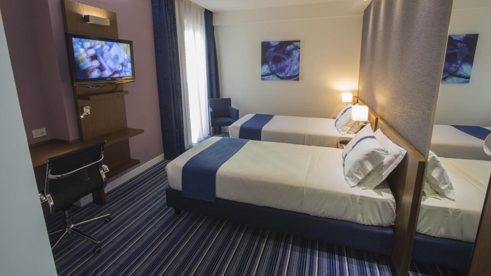 Standard Double or Twin Room,1433309386:JPEG