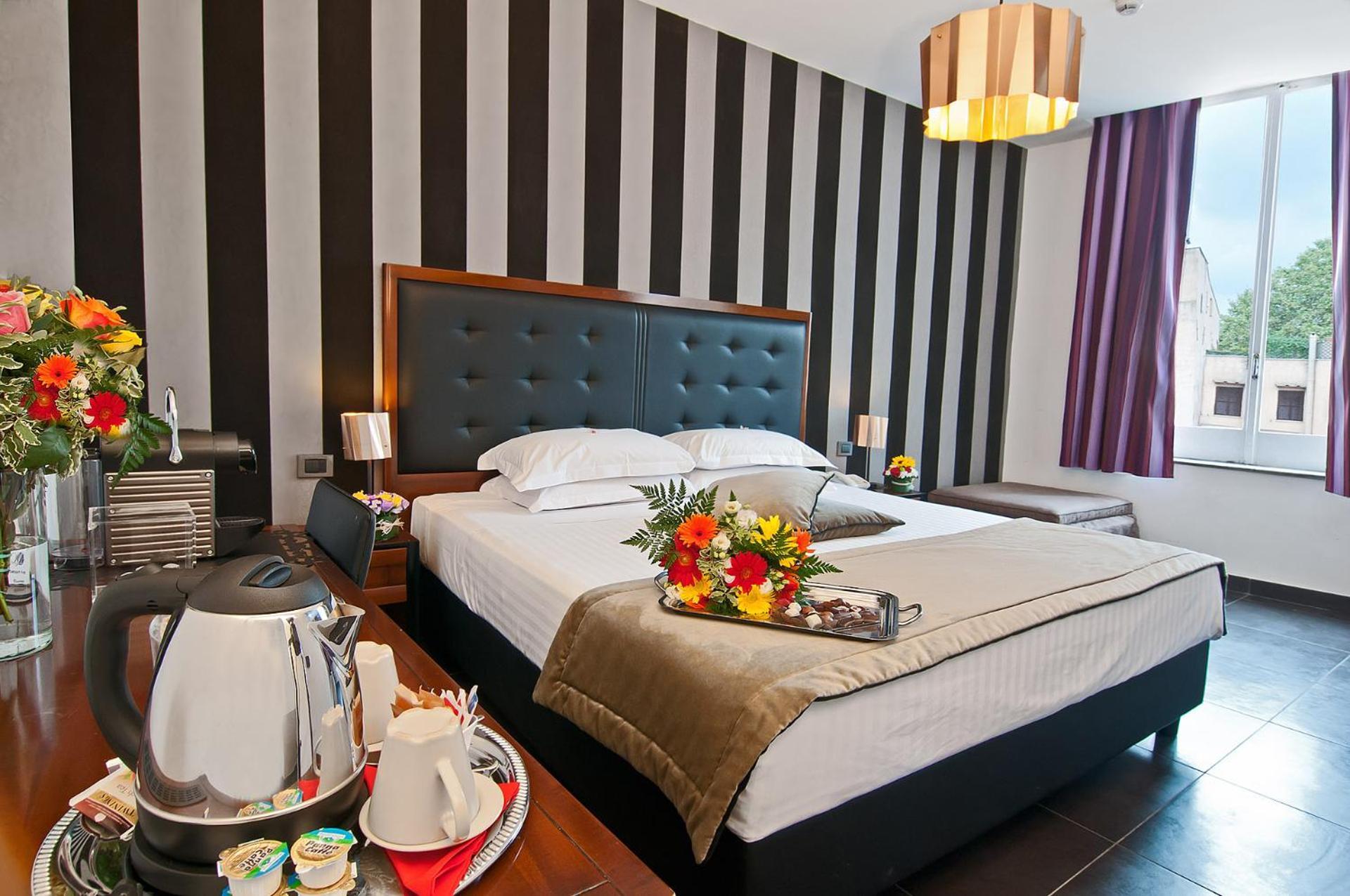 Deluxe Double Room with Terrace and City View