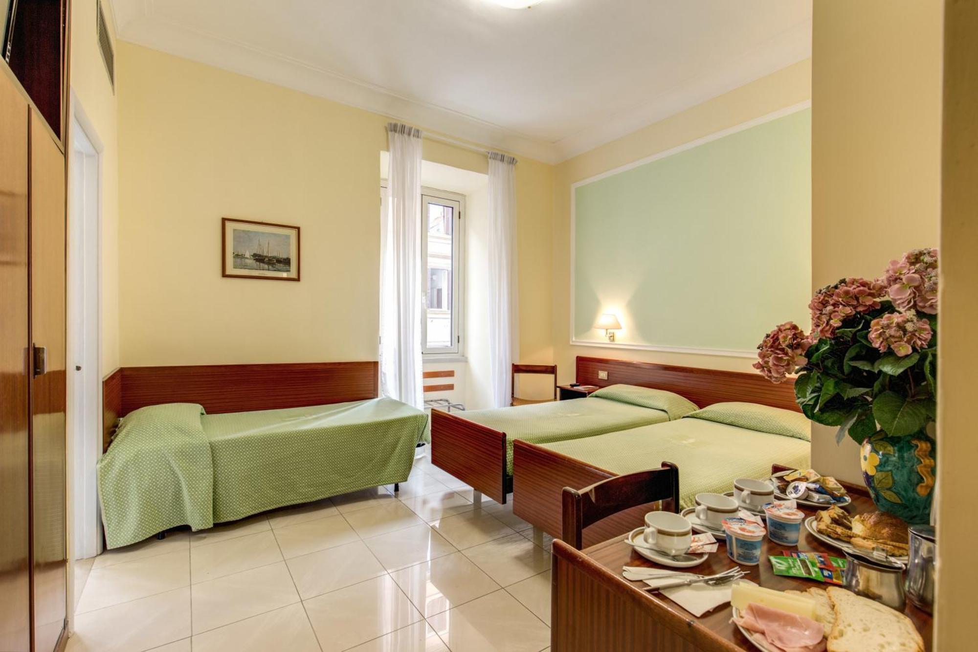 Triple Room,1209438790:JPEG