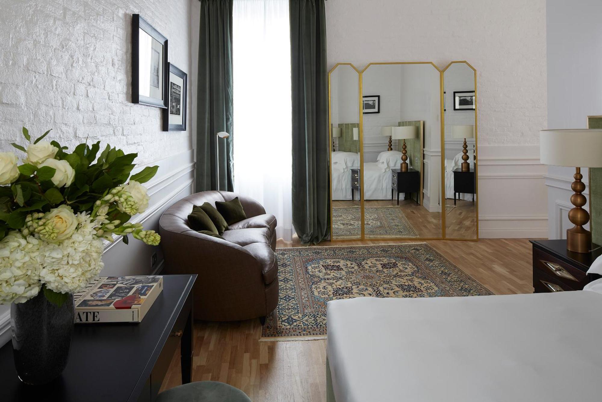 Deluxe Suite with Private Garden