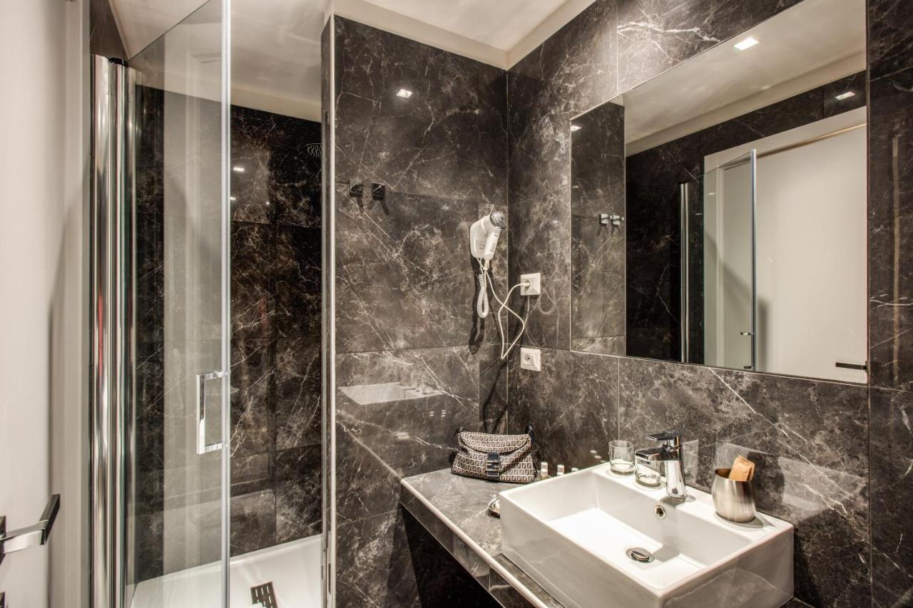 Double Room with Balcony - Annex building Via del Corso 112