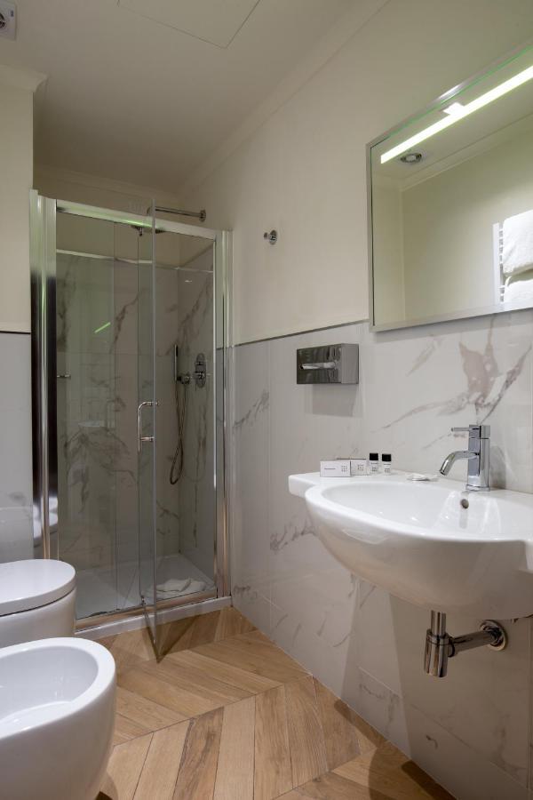 Comfort Queen Room