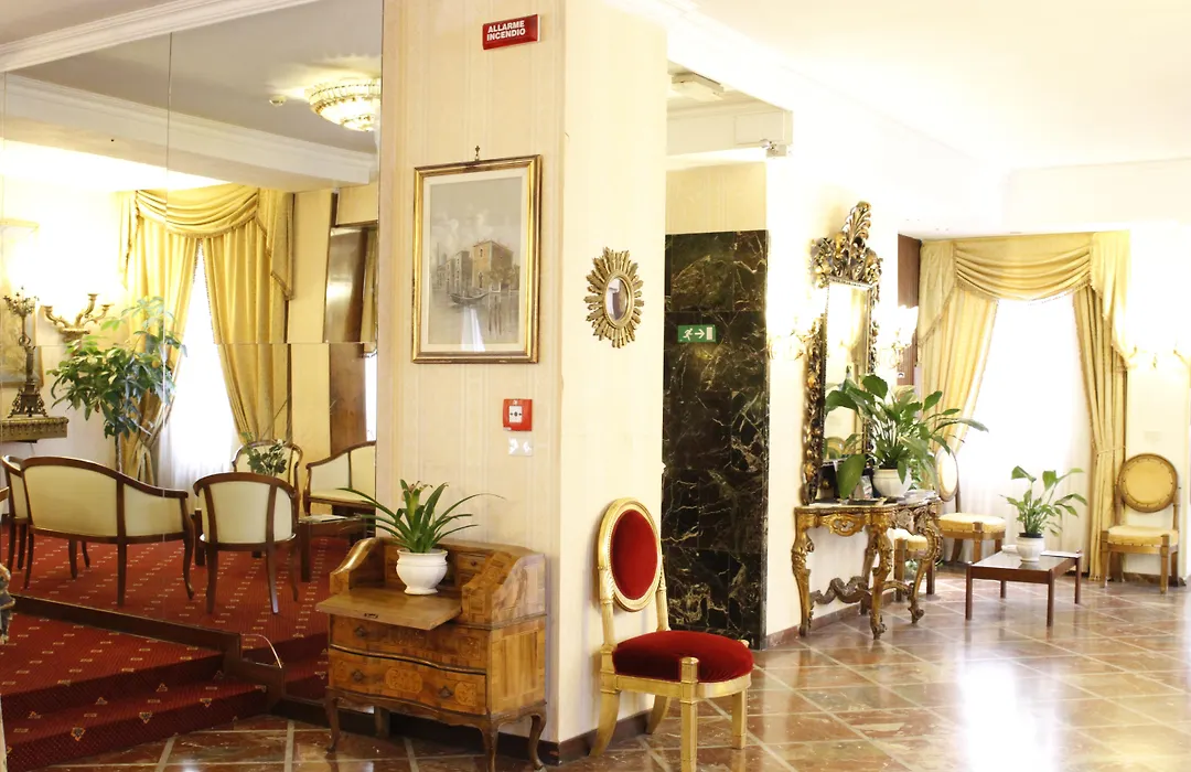 Lh Grand Hotel Hermitage-1