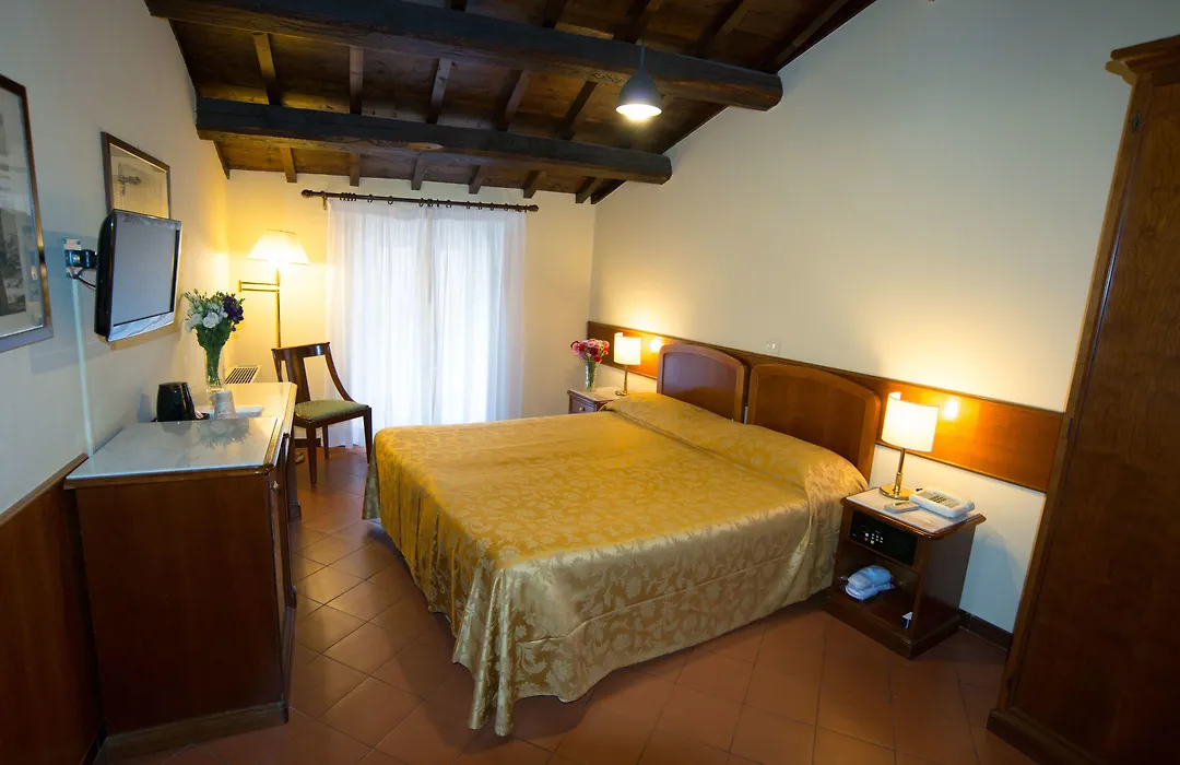 Hotel Teatro Di Pompeo-1