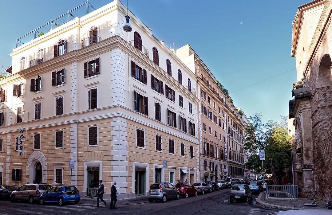 Hotel Golden-1