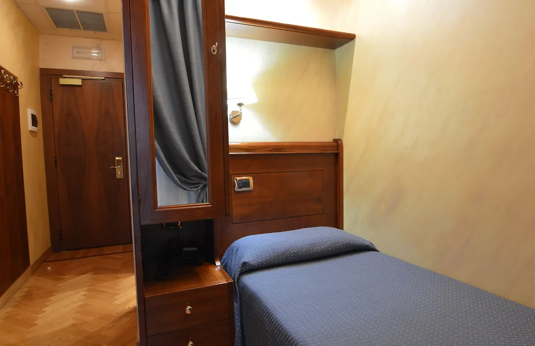 Hotel Montecarlo-1