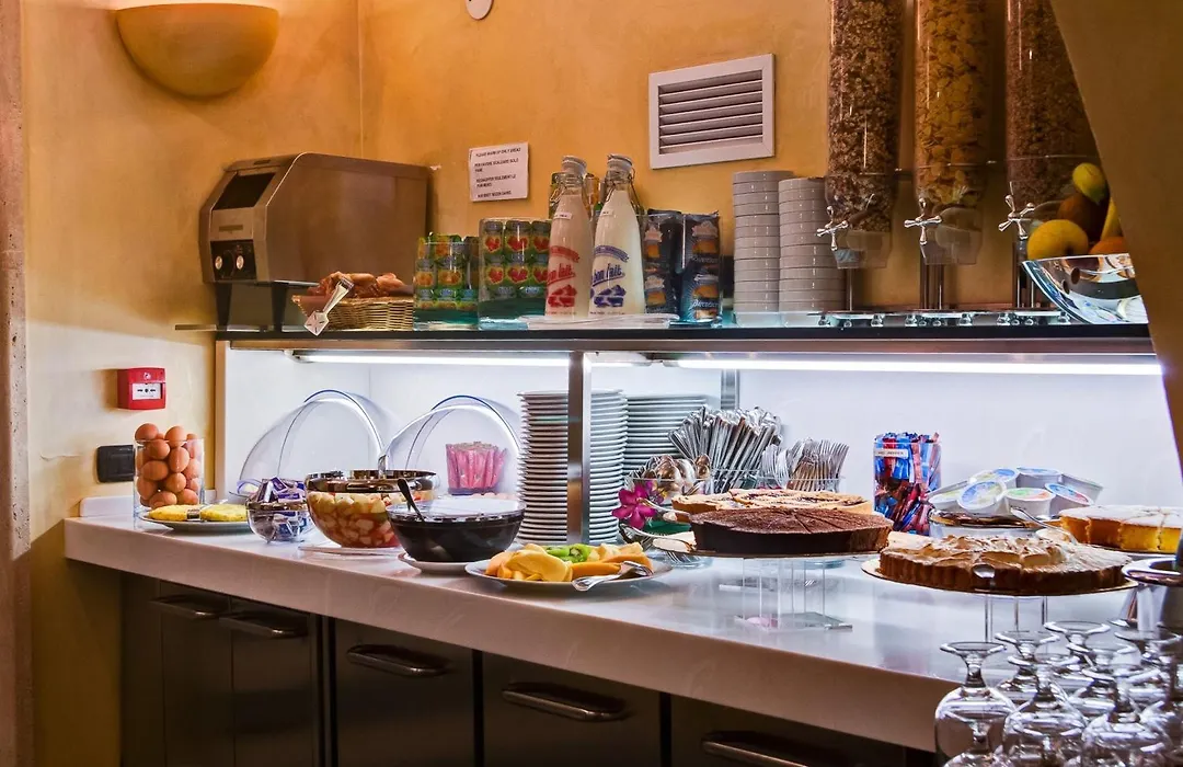 Crosti Hotel-1