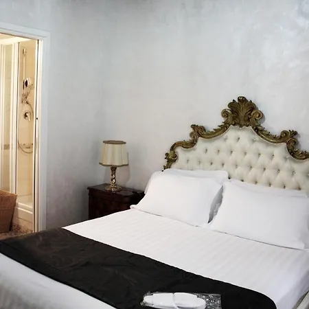 Piazza Di Spagna Suites-2