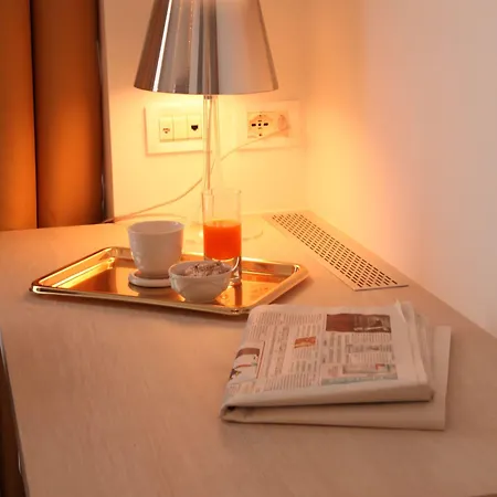 Hotel Appia 442-3