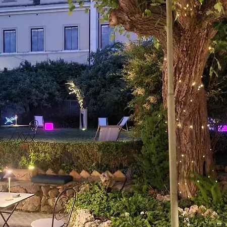 Villa Riari Garden-3