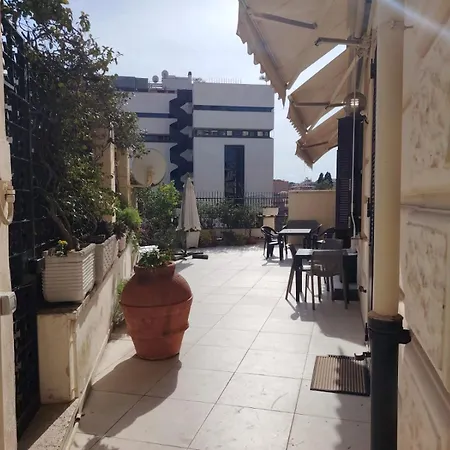 Domus Aurea B&B And Suites-3