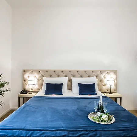 Chic & Town Luxury Rooms Piazza Di Spagna-3
