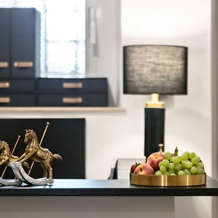 Fellini Design Suites-3