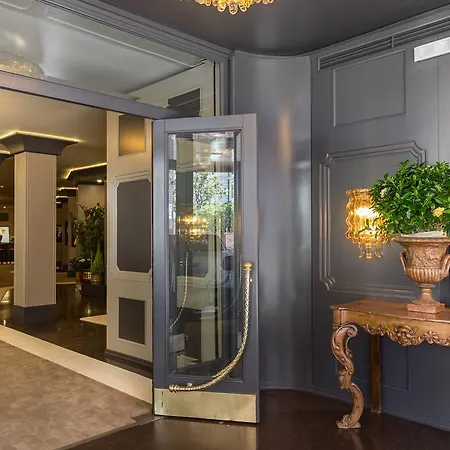 Hotel Beverly Hills-2