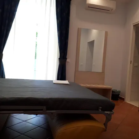 Clodio Rooms-3